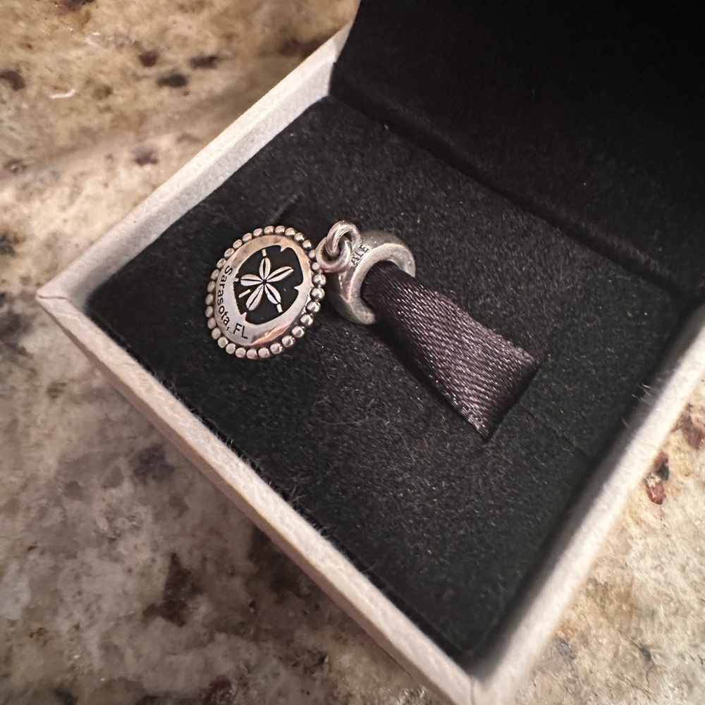 Pandora Florida Exclusive Sarasota Sand Dollar Charm Destination Rare
